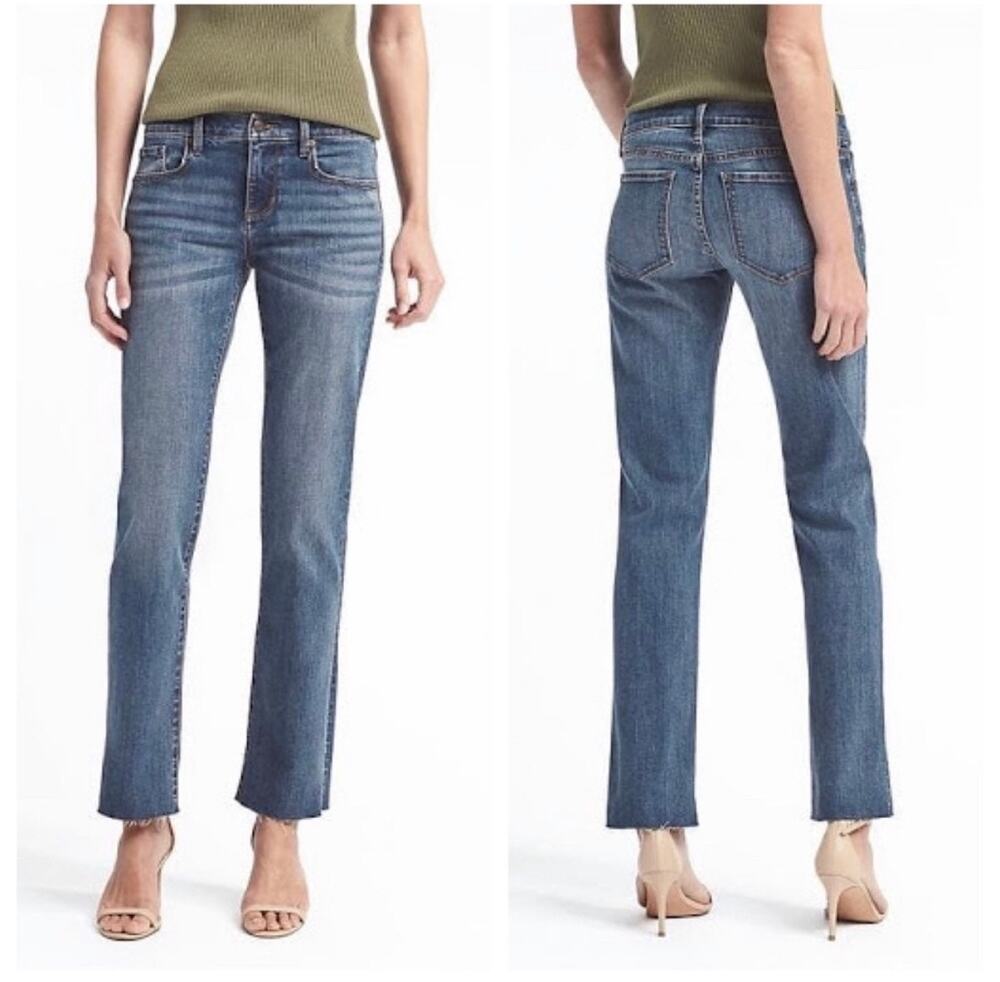Banana Republic girlfriend jeans, raw hem, stretch, medium wash, Size 31